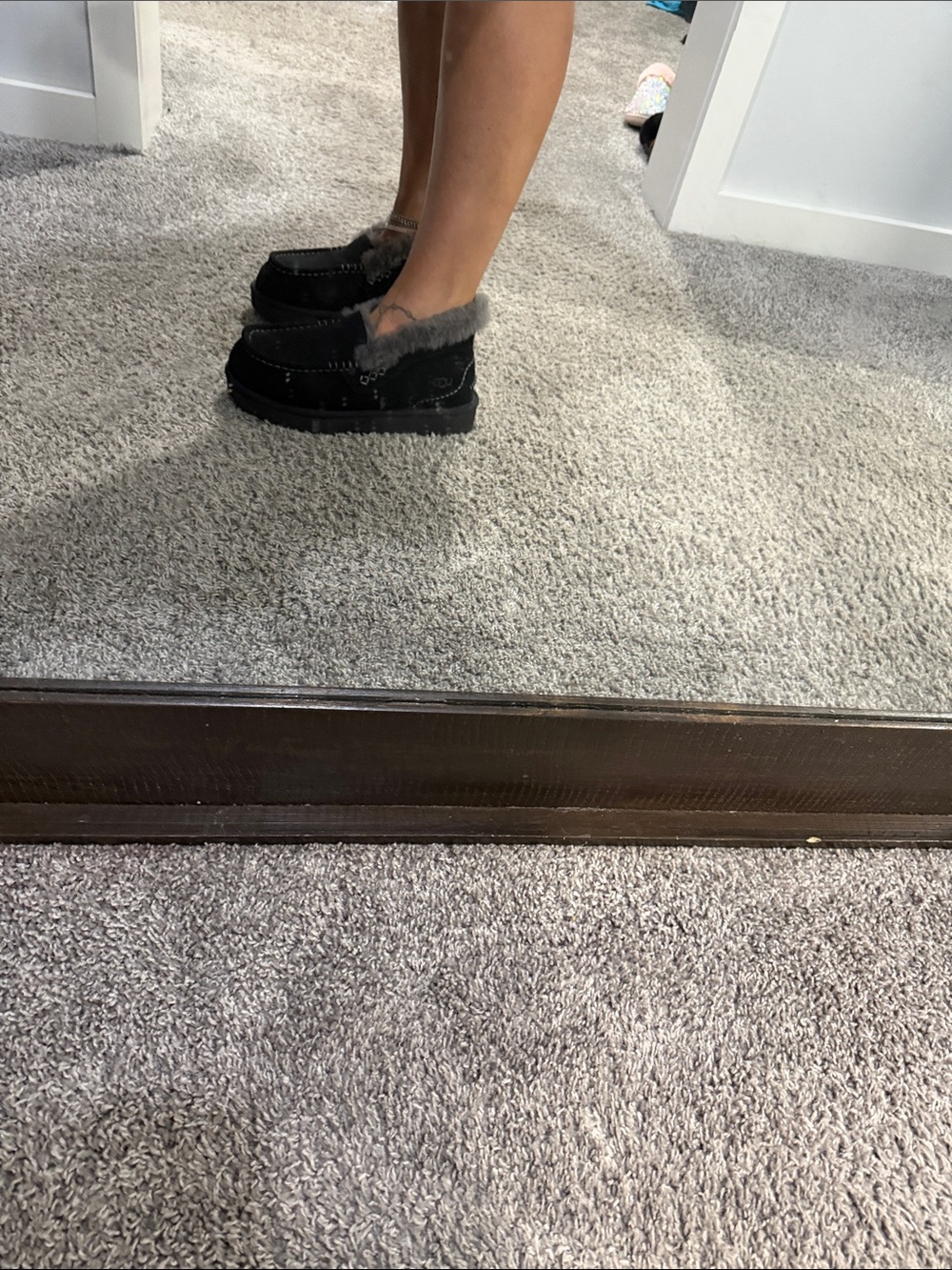 UGG - Picture 8 of 9